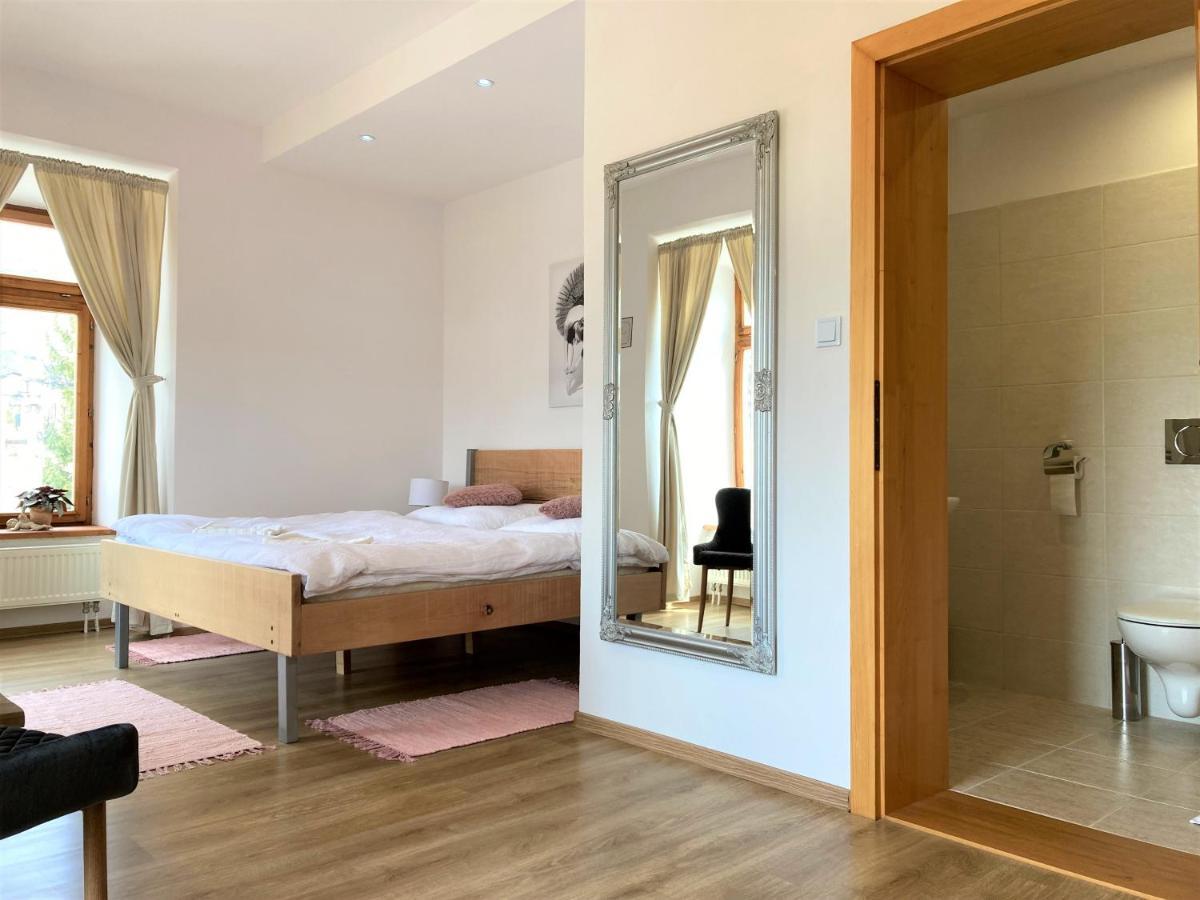 Bed & Breakfast Hugo Plesivec Eksteriør billede
