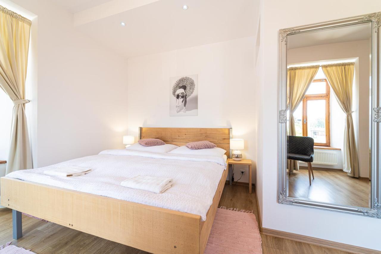 Bed & Breakfast Hugo Plesivec Eksteriør billede