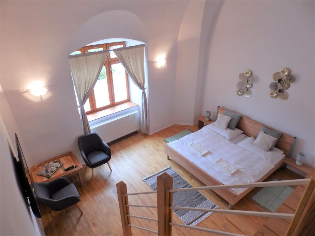 Bed & Breakfast Hugo Plesivec Eksteriør billede
