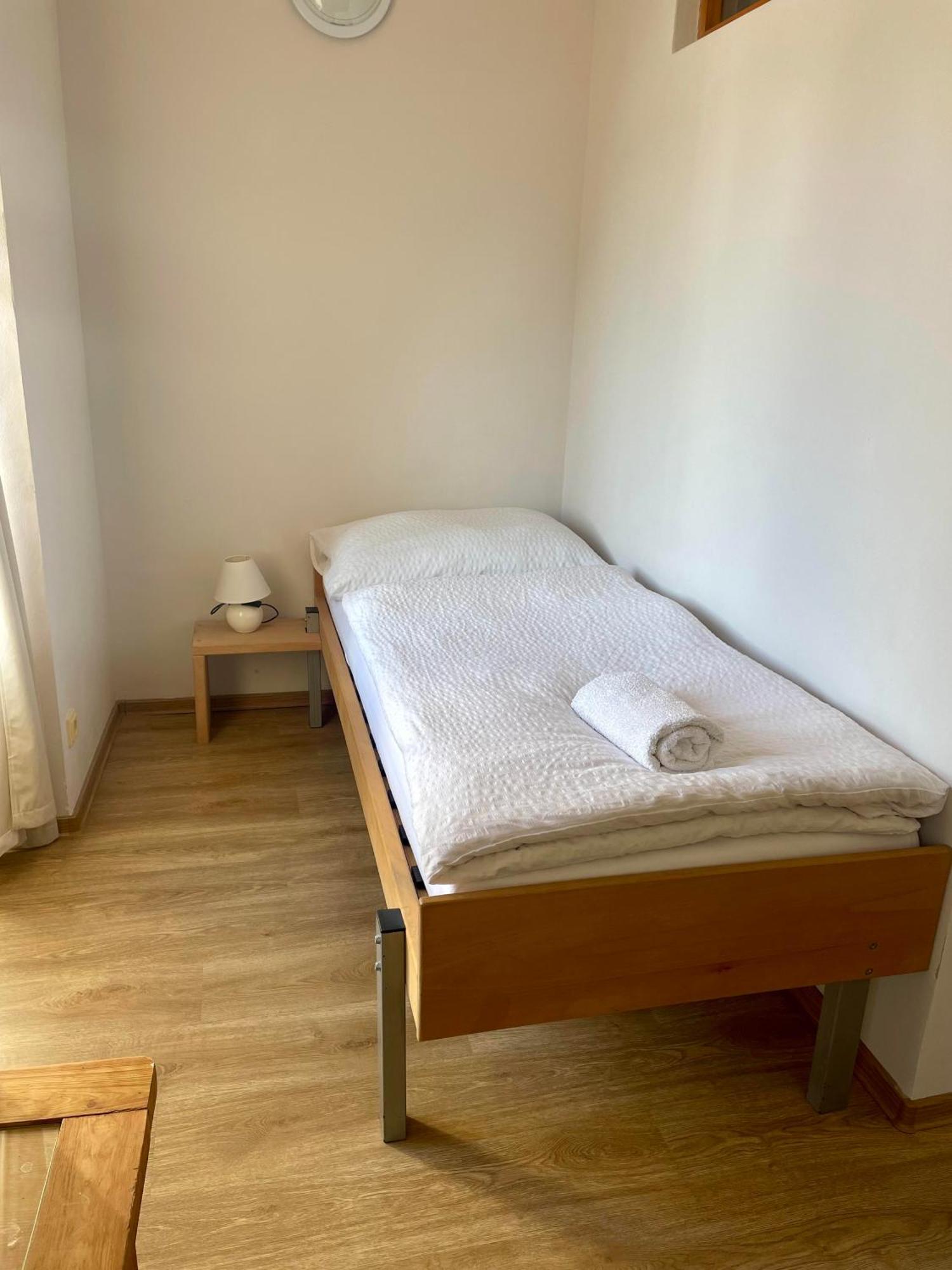 Bed & Breakfast Hugo Plesivec Eksteriør billede
